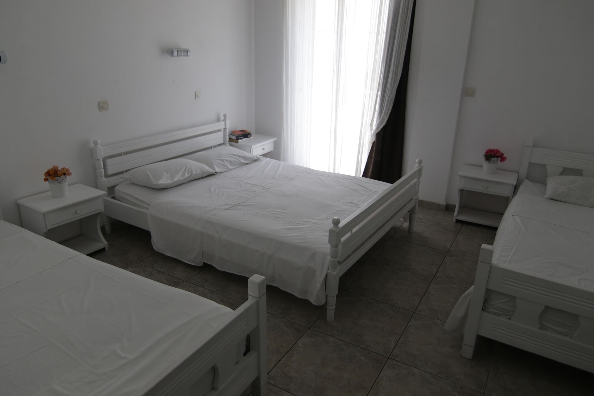 Armadoros Hotel / Ios Backpackers Chora Exterior foto